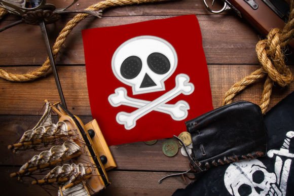Skull and Crossbones Applique Review for Holiday Creations
